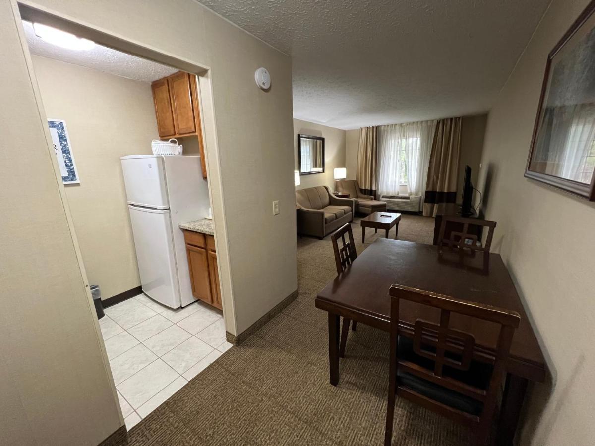 Wyndham Garden Hotel Cross Lanes צ'ארלסטון מראה חיצוני תמונה