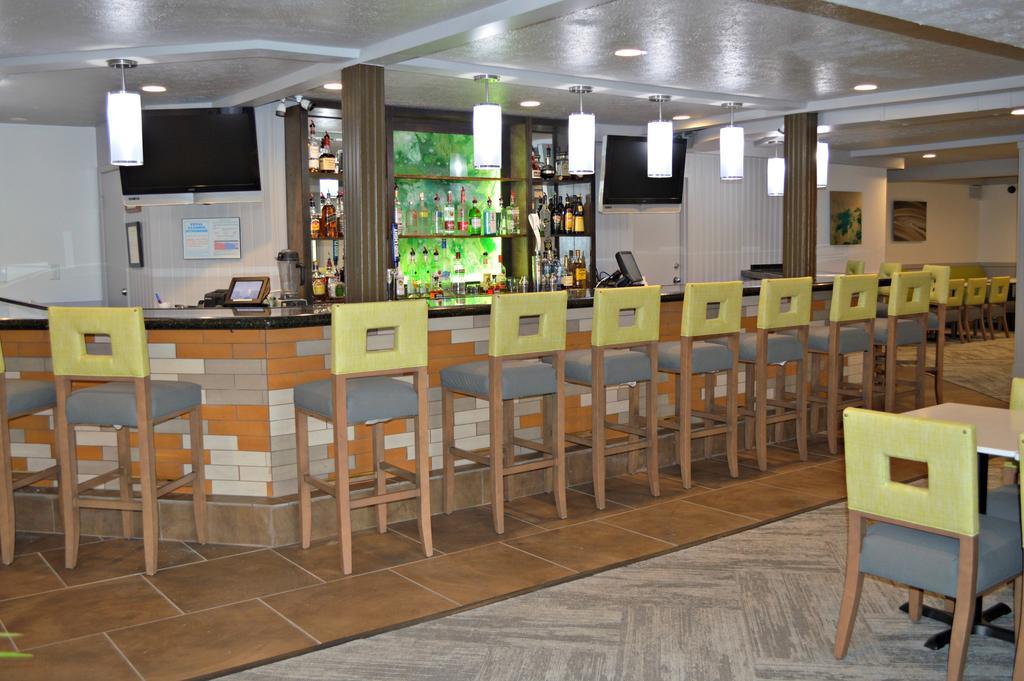 Wyndham Garden Hotel Cross Lanes צ'ארלסטון מראה חיצוני תמונה
