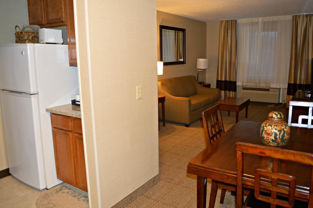 Wyndham Garden Hotel Cross Lanes צ'ארלסטון מראה חיצוני תמונה