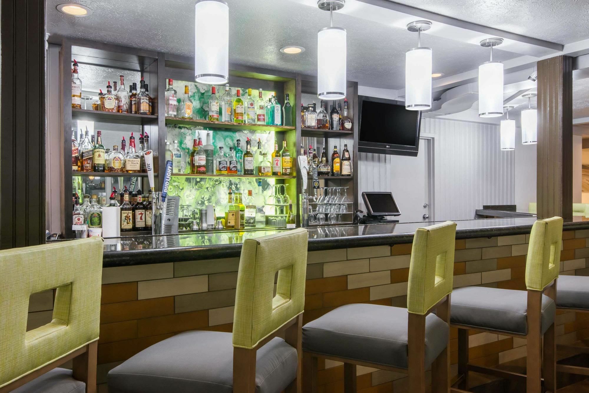 Wyndham Garden Hotel Cross Lanes צ'ארלסטון מראה חיצוני תמונה