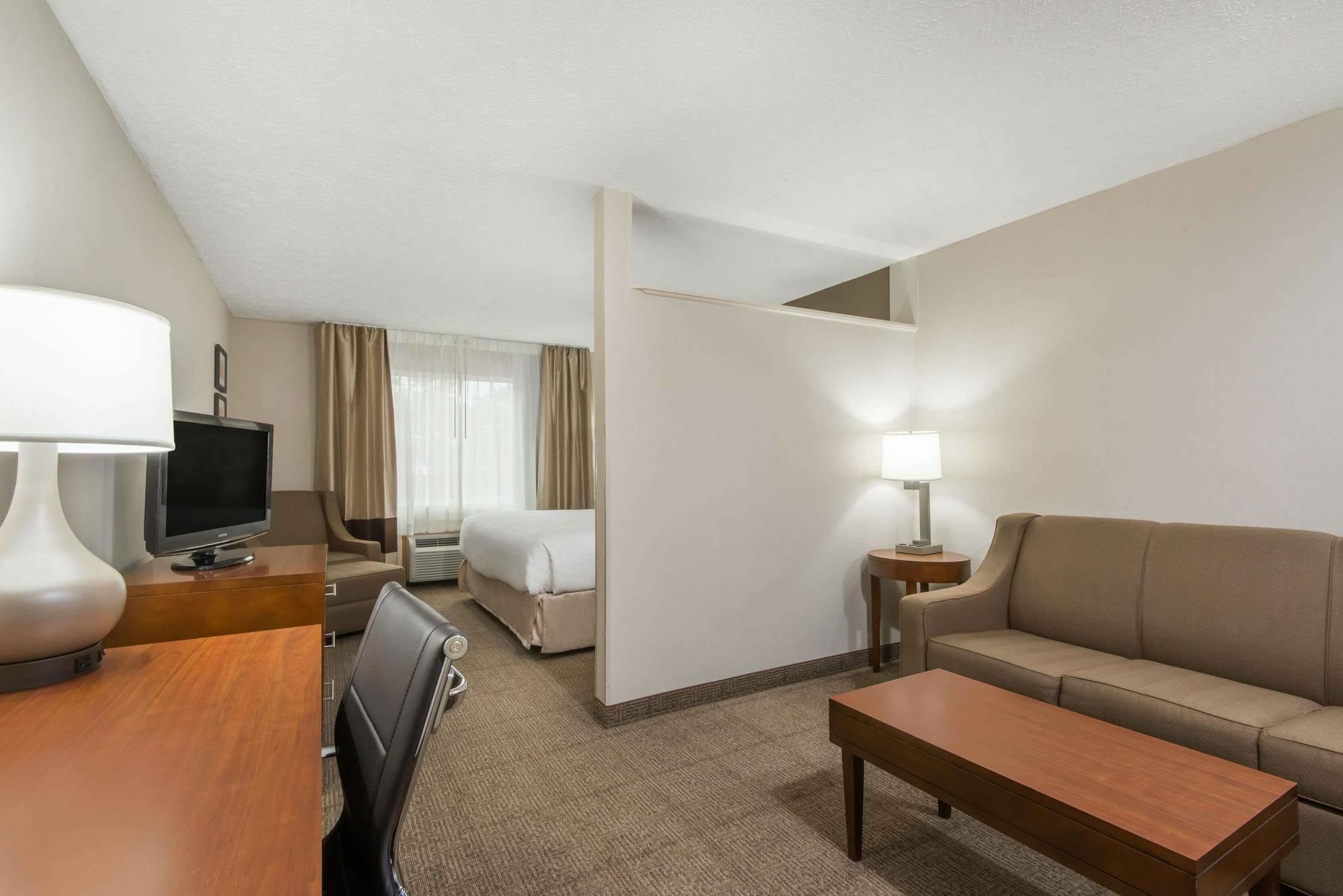 Wyndham Garden Hotel Cross Lanes צ'ארלסטון מראה חיצוני תמונה