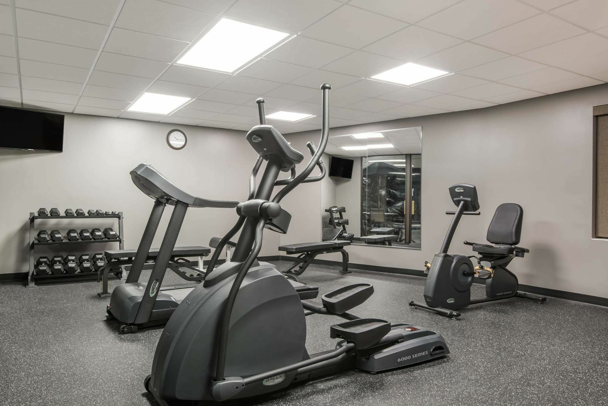 Wyndham Garden Hotel Cross Lanes צ'ארלסטון מראה חיצוני תמונה